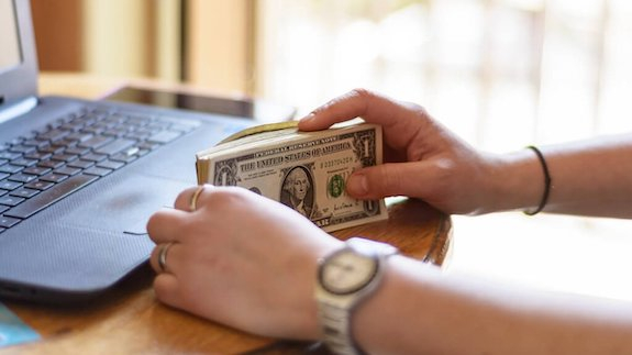 Американцам удалось сэкономить на карантине 90 миллиардов долларов