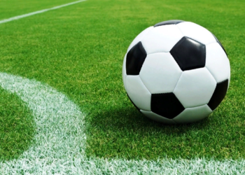 На что следует обращать внимание при выборе футбольного мяча