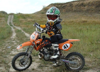 Питбайк на бензине для взрослых: достоинства и выбор