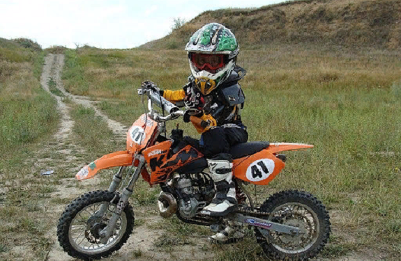 Питбайк на бензине для взрослых: достоинства и выбор