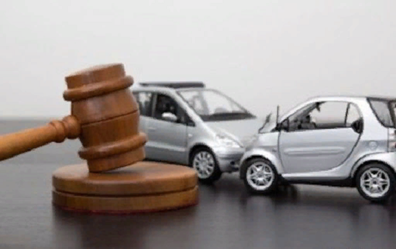 Чем может помочь адвокат при ДТП и его обязанности