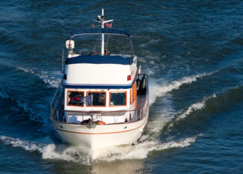 Условия и правила организации бизнеса на аренде теплохода