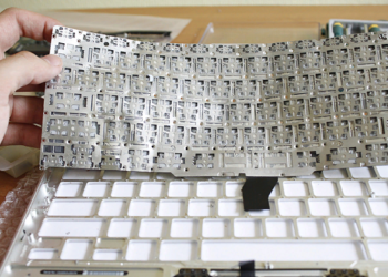 Как правильно выполнить замену клавиатуры на Macbook