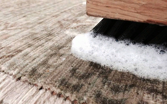 Как самостоятельно постирать ковры и рекомендации