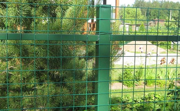 Монтаж секционных ограждений из сварной проволоки