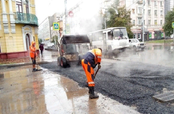 Как правильно выполнить укладку асфальта в дождь