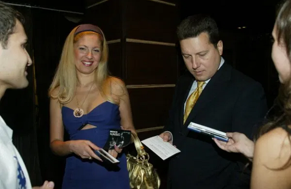 Элада Нагорная приобрела еще одну долю акций «Хохломская Роспись»