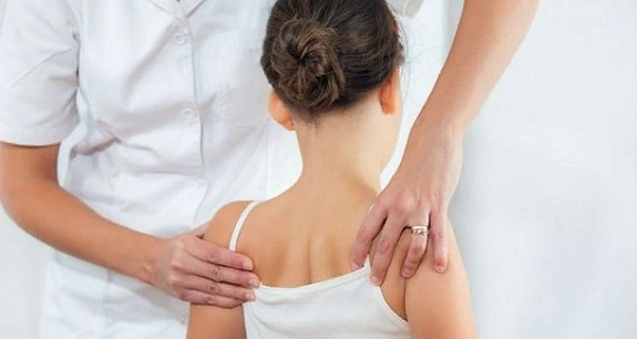 В чем заключается опасность нарушения осанки у ребенка