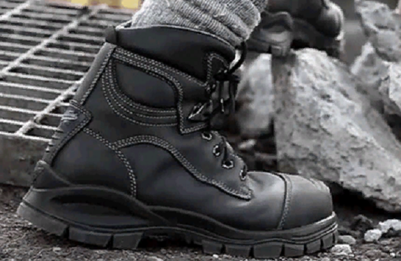Особенности выбора зимней обуви для строителей