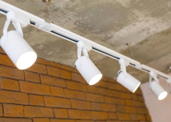 Главные преимущества трековых светильников и их монтаж