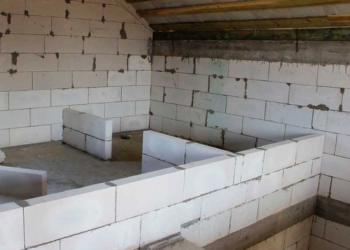 Как правильно выполнить строительство стен из газоблоков