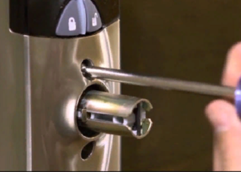 Особенности и правила вскрытия замков в квартиру