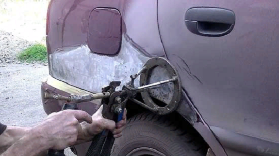 Рихтовка автомобиля: способы и правила выполнения