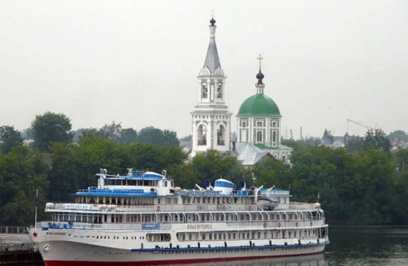 Речные круизы: главные преимущества и правила