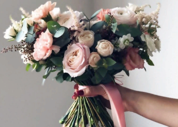 Оформление букетов в современных техниках и советы