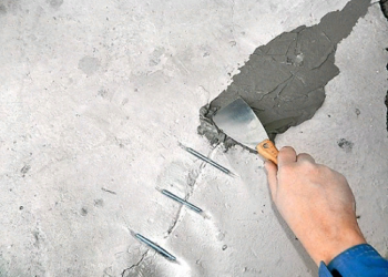 Ремонт квартир: устранение трещин в стене