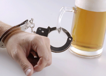 Пивной алкоголиз: чем опасно и симптомы