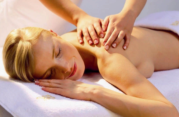 Что такое расслабляющий массаж и правила его проведения