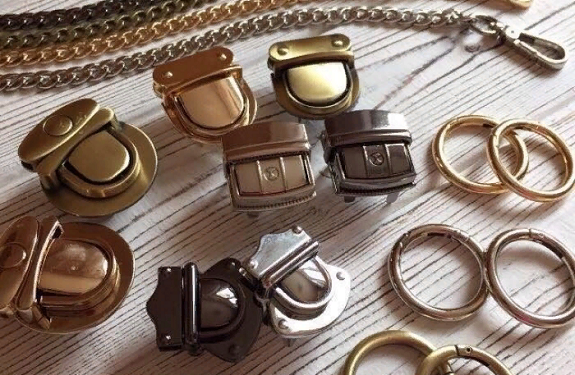 Выбор качественной и надежной фурнитуры для сумок