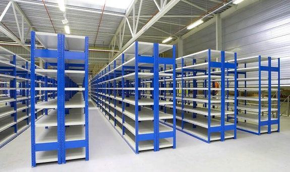 Как выбрать металлические стеллажи для склада