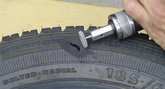 Способы ремонта боковых порезов шин автомобиля