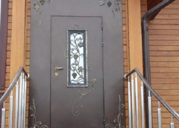 Монтаж металлической входной двери и советы