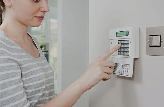 Подключение и монтаж охраны в квартире