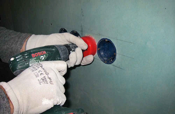 Установка розетки в ГКЛ стене: правила и советы