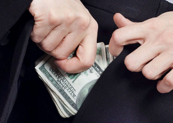 Как быстро вернуть деньги от брокера и советы