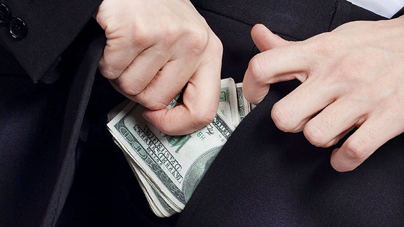 Как быстро вернуть деньги от брокера и советы