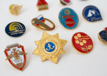 Значки сувенирные: достоинства и правила изготовления
