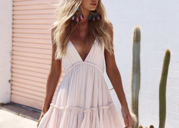 Літній одяг для жінок: різновиди та як обирати
