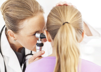 Врач ЛОР: обязанности и направление лечения