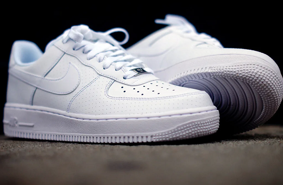 Кроссовки Nike Air Force: достоинства и описание