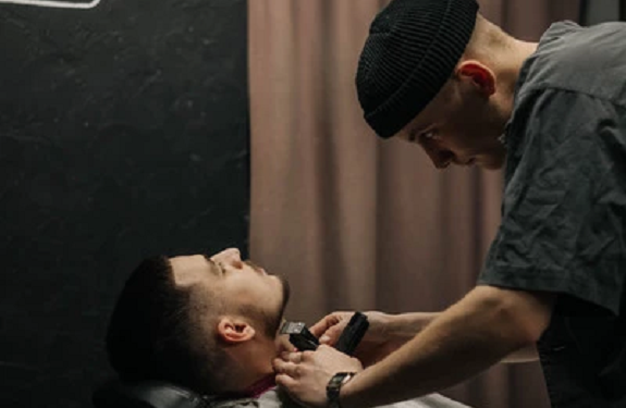 Найновіші тенденції у світі чоловічих борідок на 2023 рік