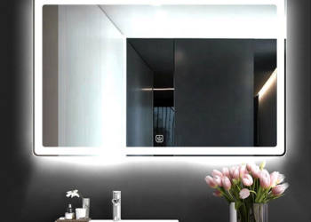Особенности выбора зеркала с подсветкой и советы