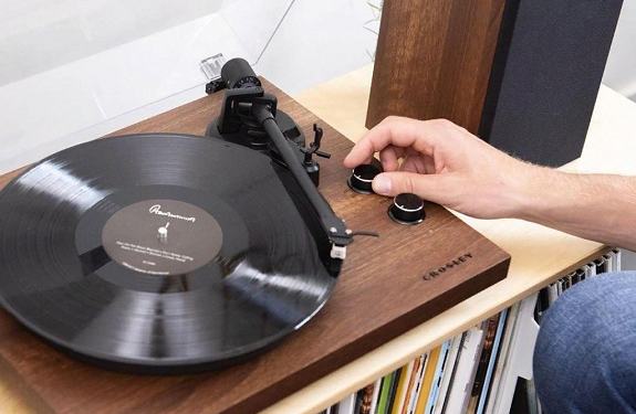 Які бувають програвачі вінілових пластівок та особливості вибору