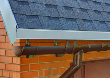 Как сделать сливную систему для крыши и несколько правил