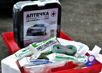 Автомобильные наборы аптечек и других аксессуаров от Poputchik