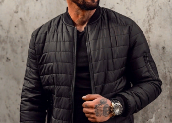 Чоловічі куртки бомбери: новий тренд сезону