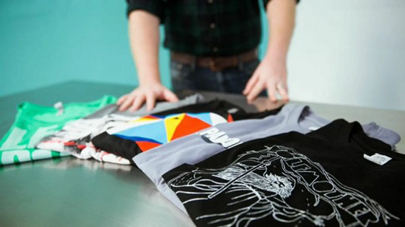 Особенности изготовления футболок с принтами и советы