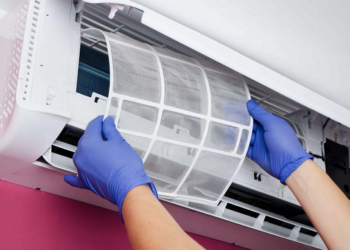 Кондиционер выдувает пыль: причины и устранение