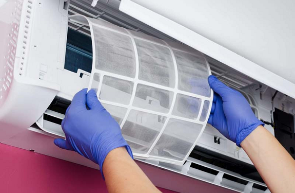 Кондиционер выдувает пыль: причины и устранение