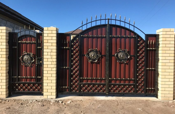 Как правильно установить ворота для дома и их разновидности