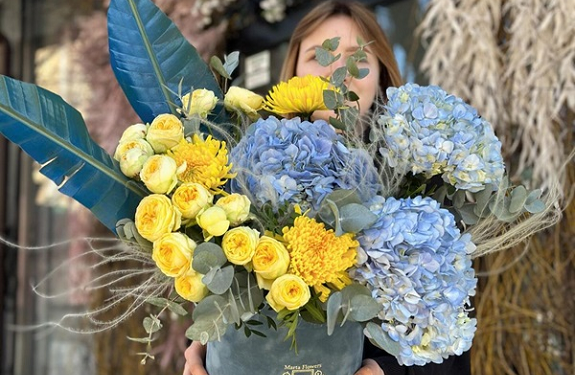 Квіти у коробці Marta Flowers: переваги, різновиди та оформлення