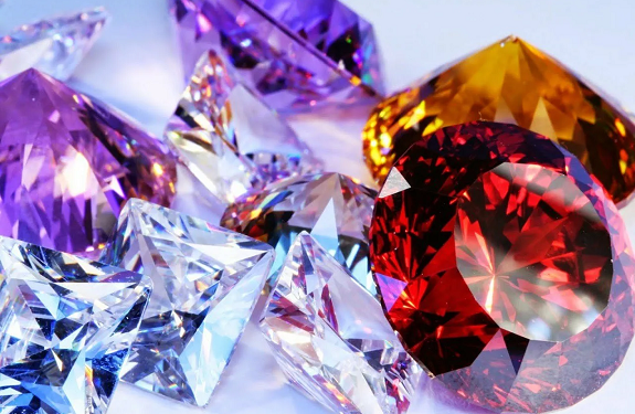 Precious stones by Reuven Veksler: types and advantages