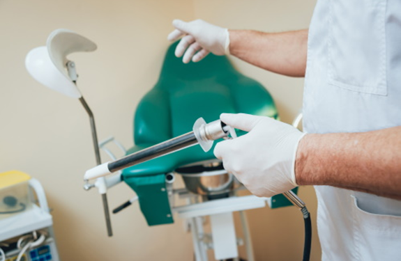 Кому актуальний регулярний плановий огляд проктолога