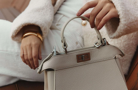 Розкішні аксесуари від Gucci та Dior: відчуття елегантності на дотик