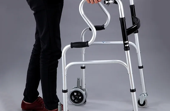 Что нужно знать о выборе ходунков и несколько советов