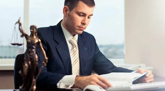 В каком случае предоставляется бесплатный адвокат